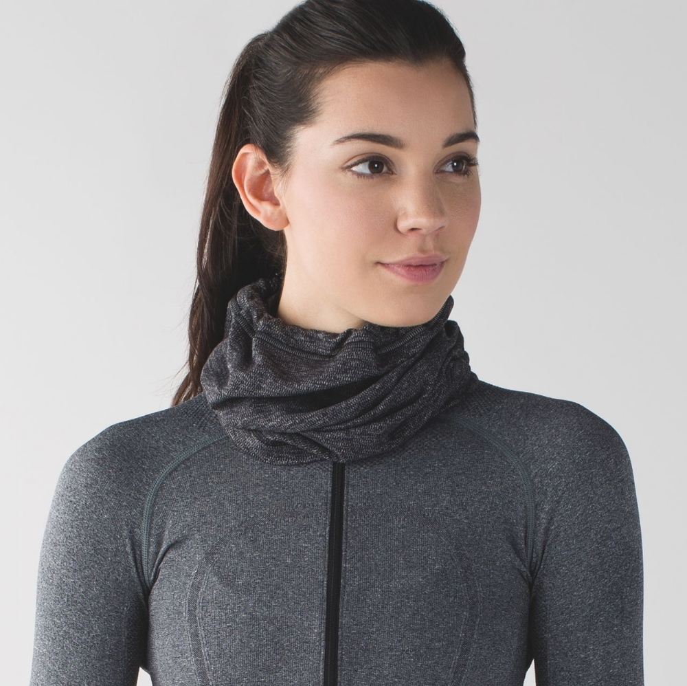 Lululemon Run Fast Neck Warmer